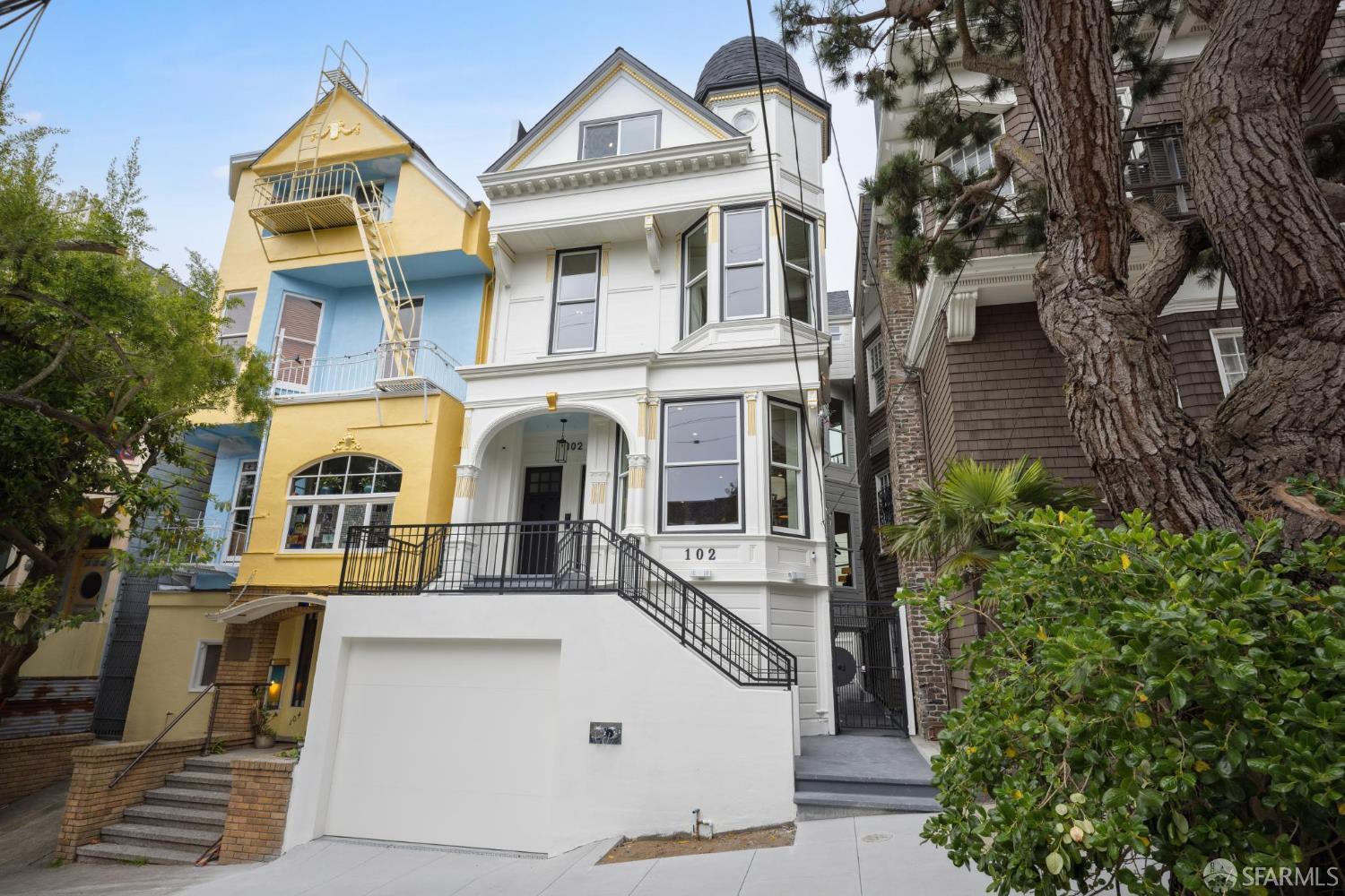 MLS: 425056007 Condo For Sale