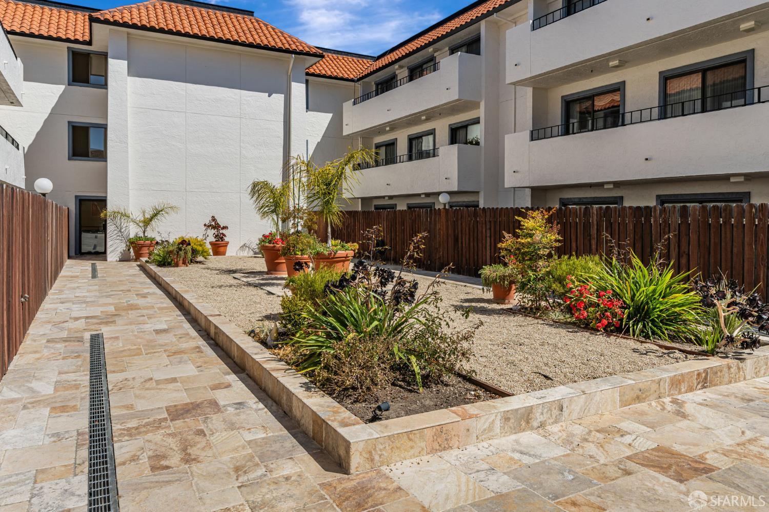 Detail Gallery Image 33 of 36 For 1396 El Camino Real #110,  Millbrae,  CA 94030 - 2 Beds | 2 Baths
