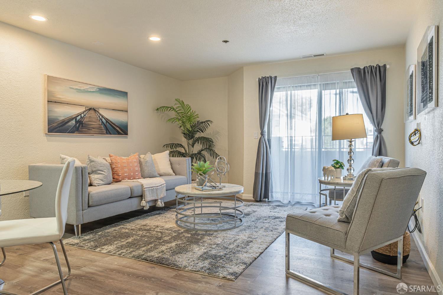 Detail Gallery Image 7 of 36 For 1396 El Camino Real #110,  Millbrae,  CA 94030 - 2 Beds | 2 Baths