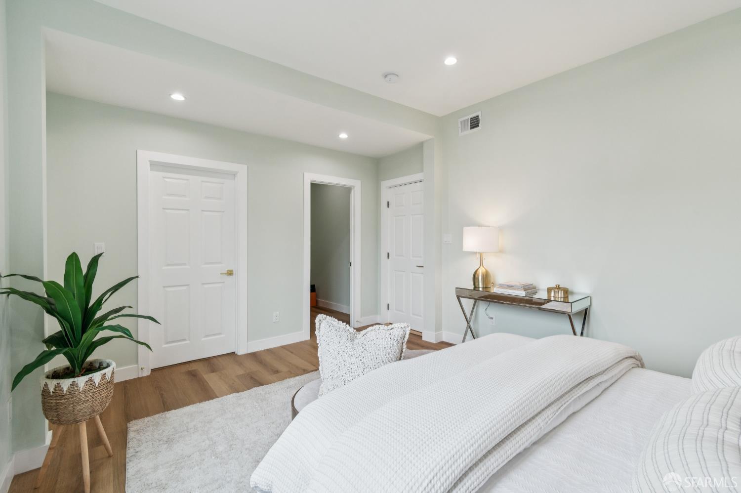 Detail Gallery Image 43 of 98 For 276 Seneca Ave, San Francisco,  CA 94112 - 5 Beds | 5 Baths