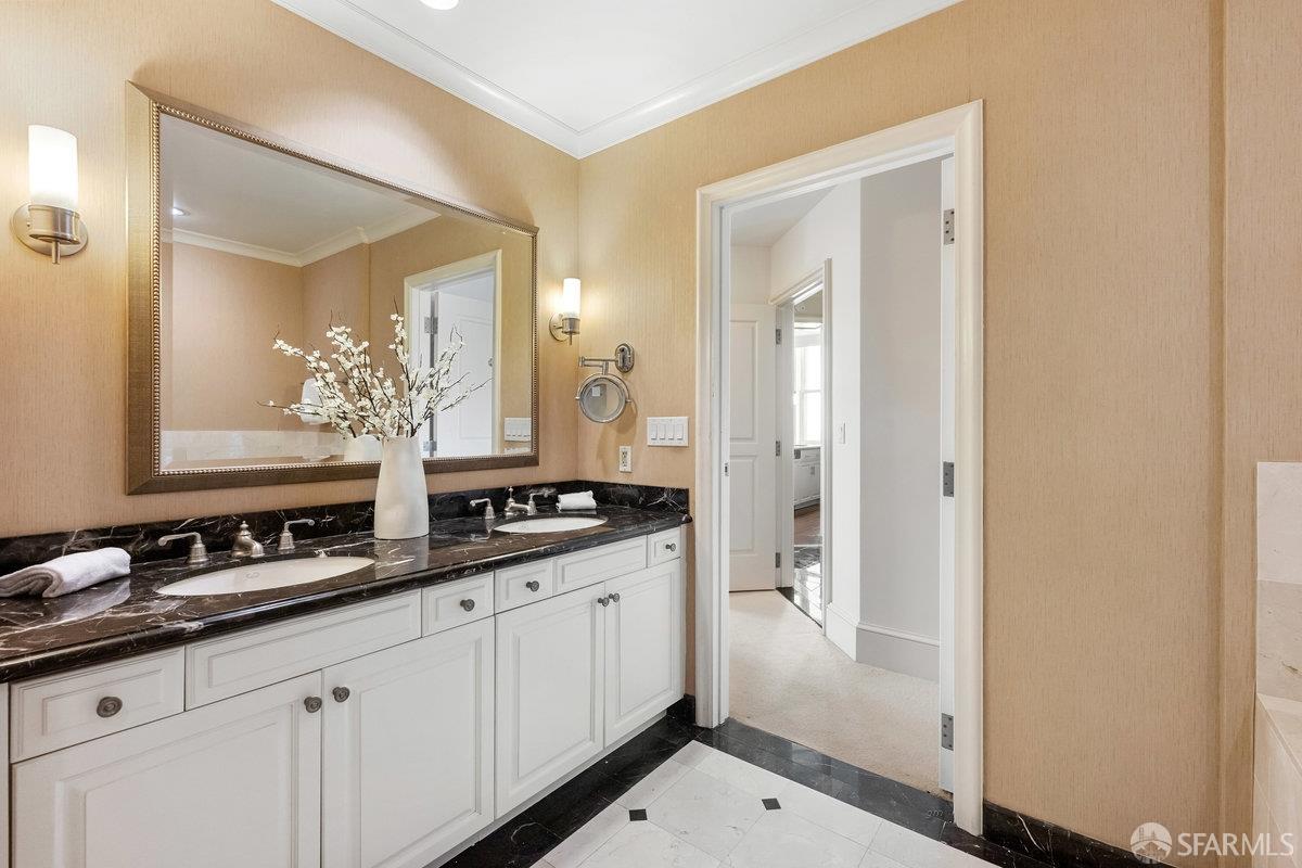 Photo #16: 425037993 Listing: Photo #16