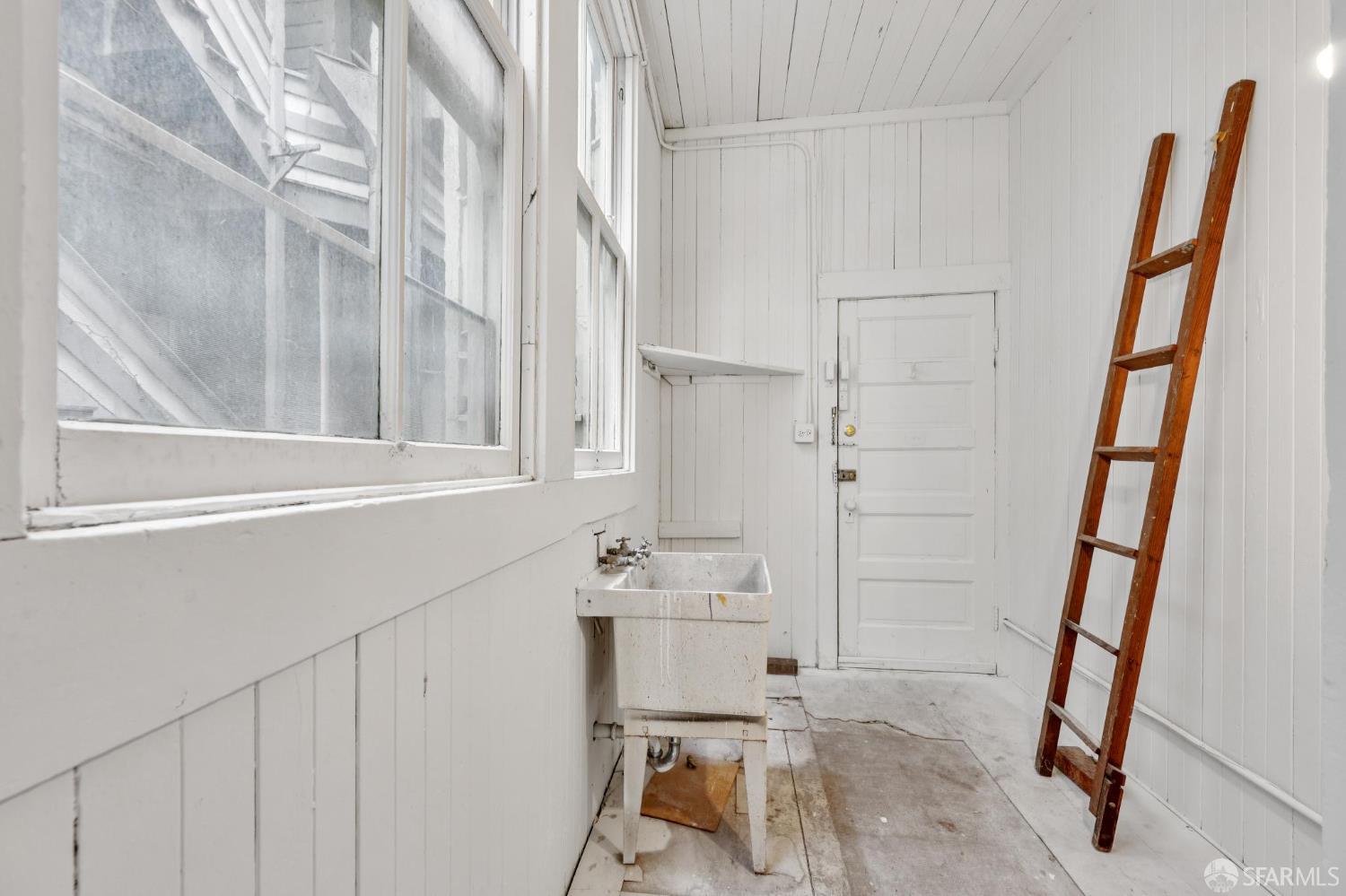 Detail Gallery Image 6 of 10 For 457 Guerrero St, San Francisco,  CA 94110 - – Beds | – Baths