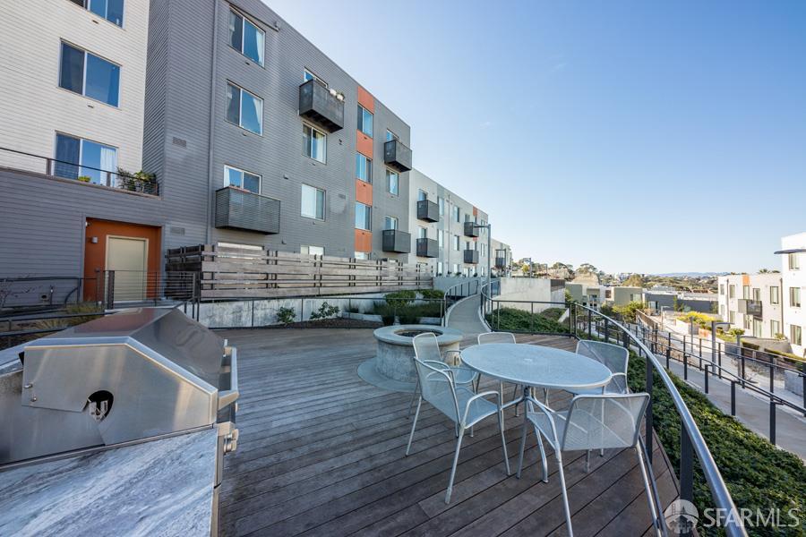 Detail Gallery Image 27 of 34 For 50 Jerrold Ave #304,  San Francisco,  CA 94124 - 2 Beds | 2 Baths