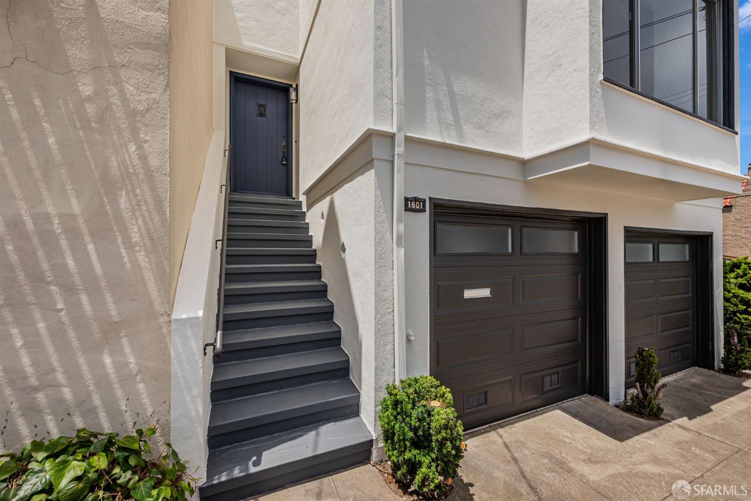 Detail Gallery Image 3 of 42 For 1601 34th Ave, San Francisco,  CA 94122 - 3 Beds | 2 Baths
