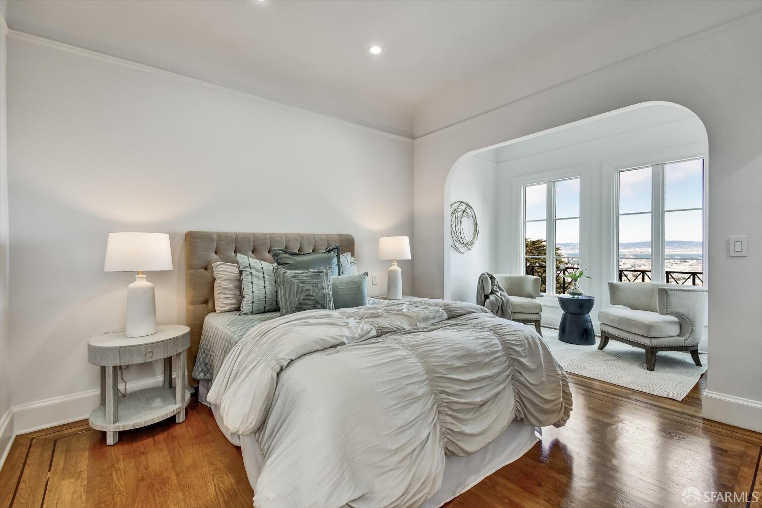 Detail Gallery Image 24 of 53 For 224 Twin Peaks Blvd, San Francisco,  CA 94114 - 3 Beds | 2/1 Baths