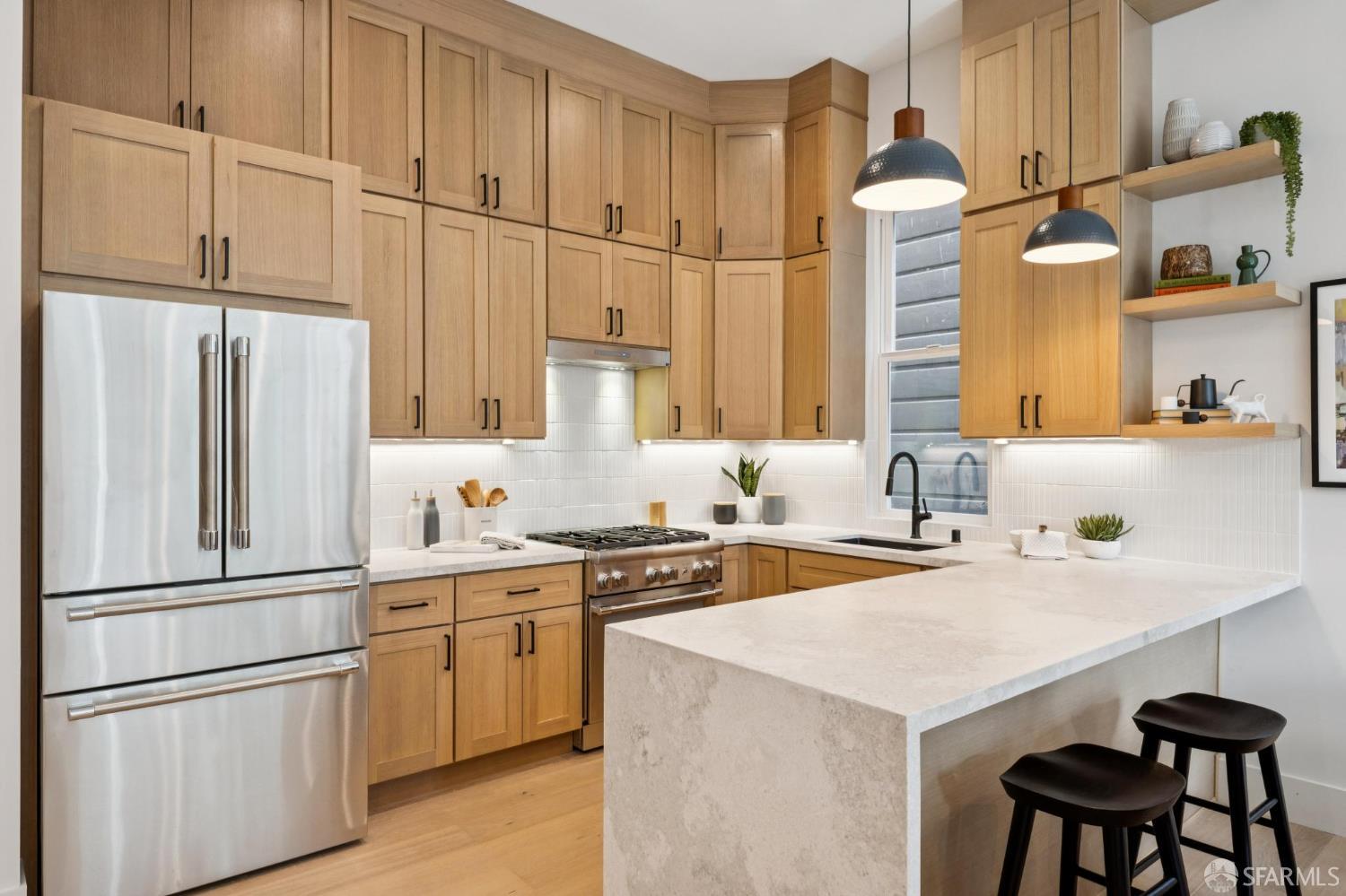 Detail Gallery Image 8 of 33 For 102 Baker St a,  San Francisco,  CA 94117 - 3 Beds | 3/1 Baths