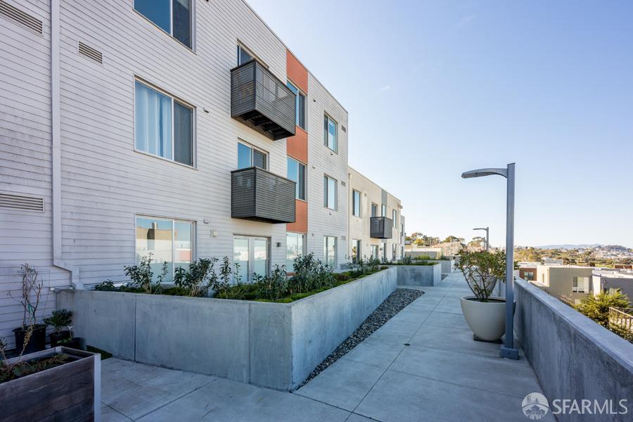 Detail Gallery Image 28 of 34 For 50 Jerrold Ave #304,  San Francisco,  CA 94124 - 2 Beds | 2 Baths