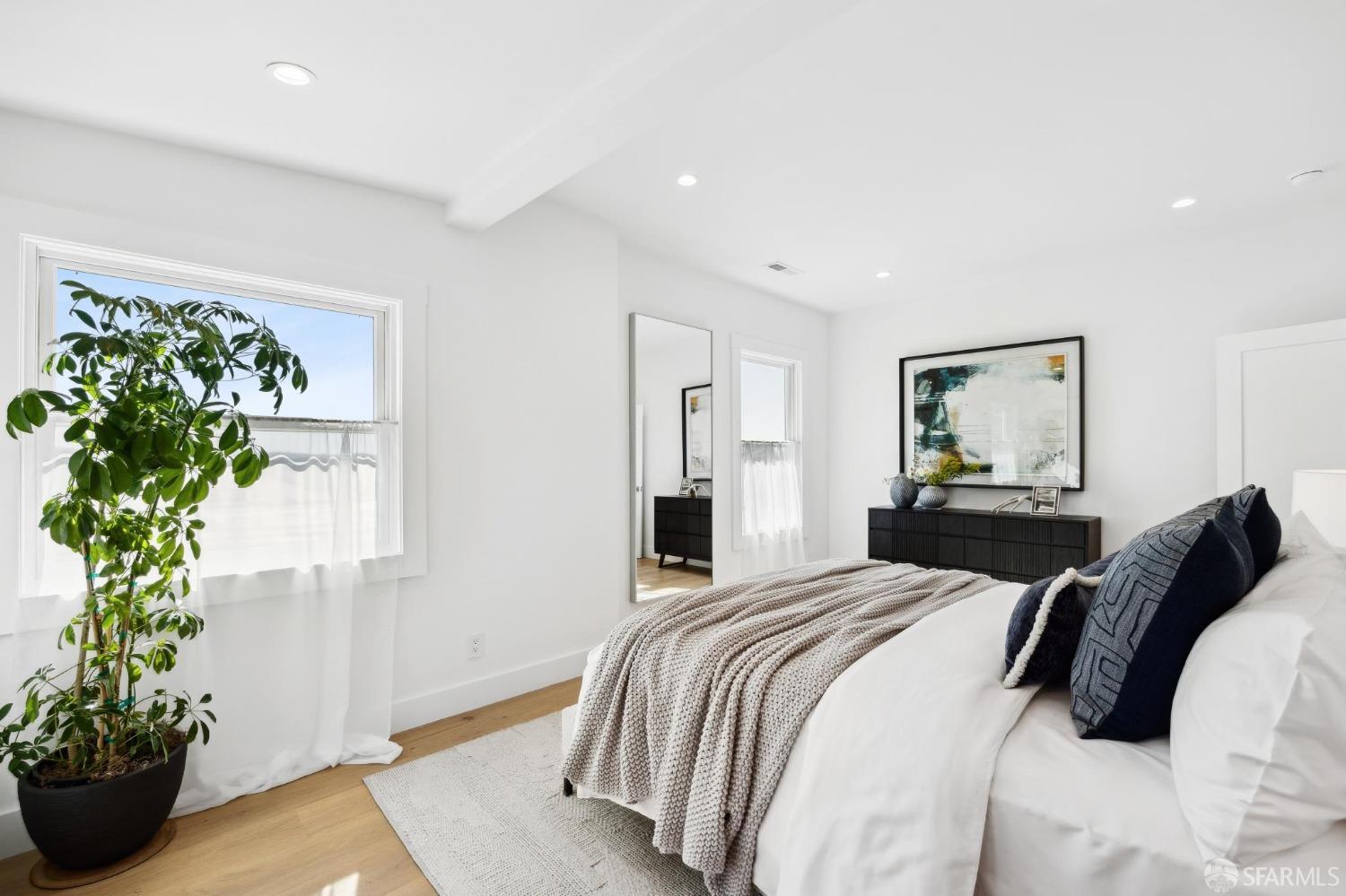 Detail Gallery Image 45 of 96 For 2418 21st Ave, San Francisco,  CA 94116 - 5 Beds | 3/1 Baths