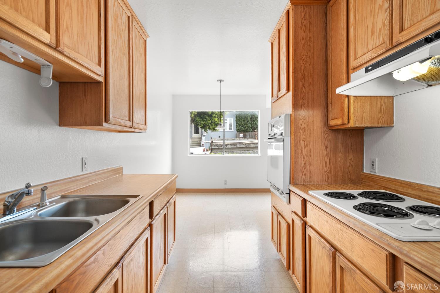 Detail Gallery Image 5 of 16 For 60 Garibaldi St, Daly City,  CA 94014 - – Beds | – Baths