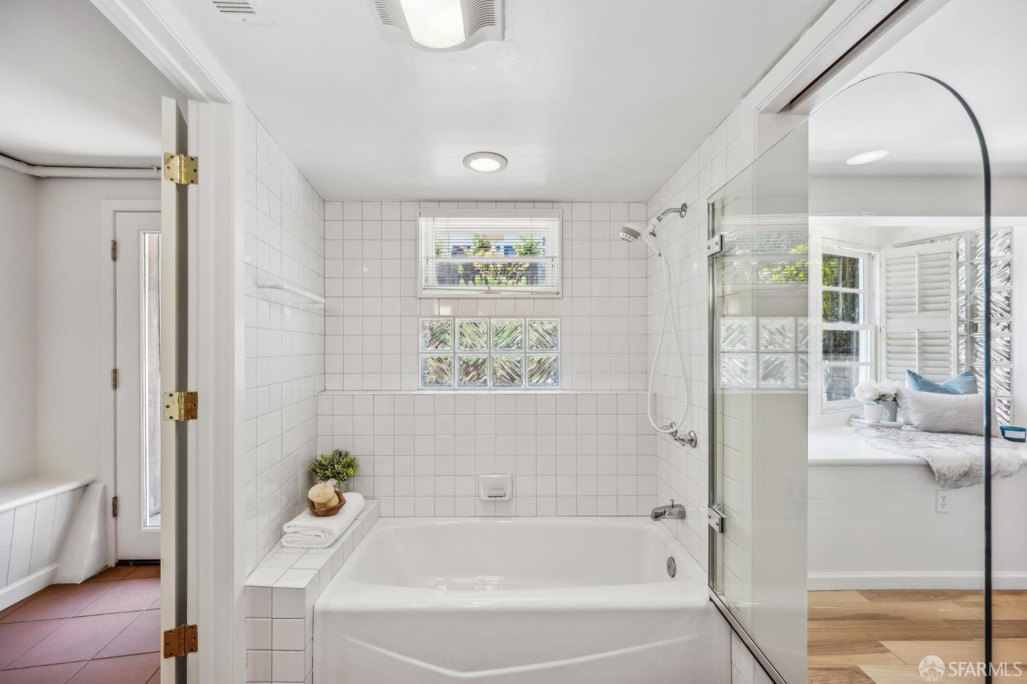 Detail Gallery Image 48 of 66 For 25 Roselyn Ter, San Francisco,  CA 94118 - 3 Beds | 2 Baths