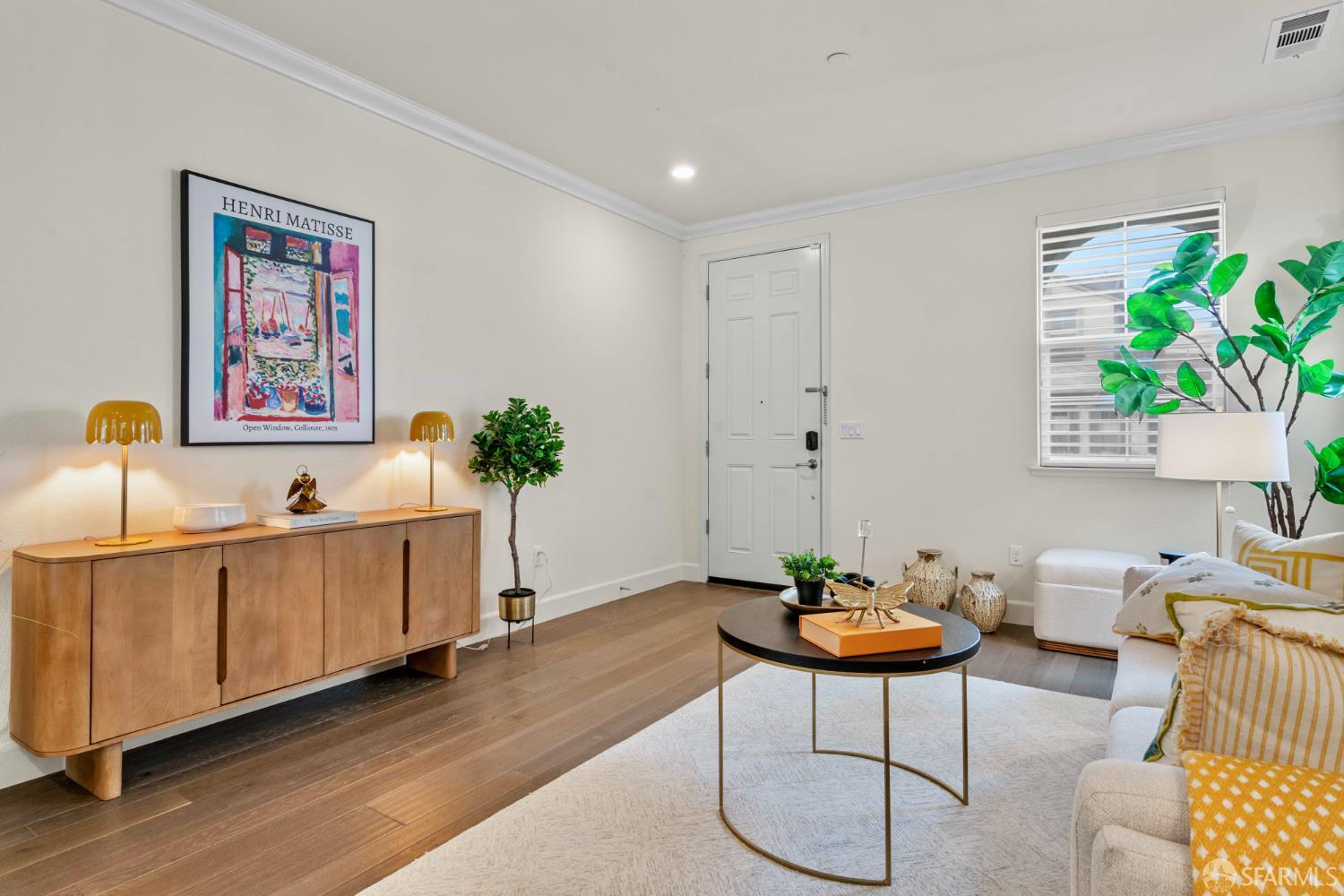 Detail Gallery Image 9 of 53 For 382 Crestview Cir, Daly City,  CA 94015 - 5 Beds | 4 Baths
