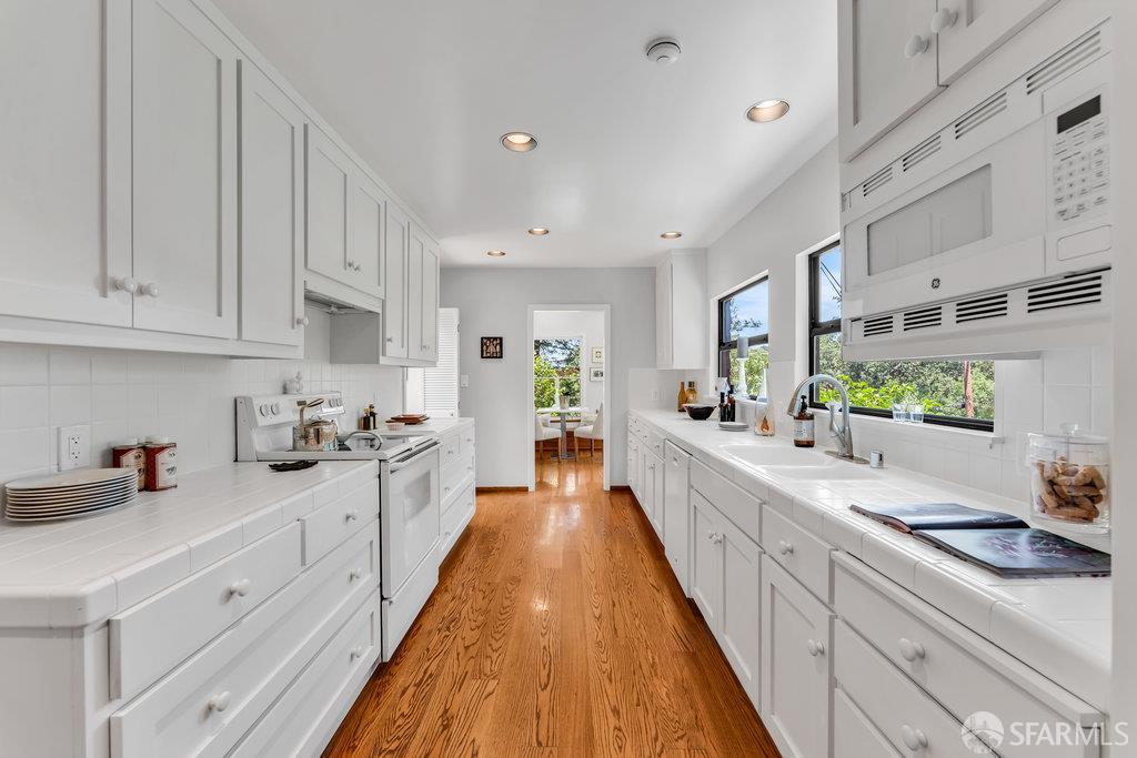 Detail Gallery Image 33 of 95 For 35 Ardilla Rd, Orinda,  CA 94563 - 4 Beds | 4 Baths
