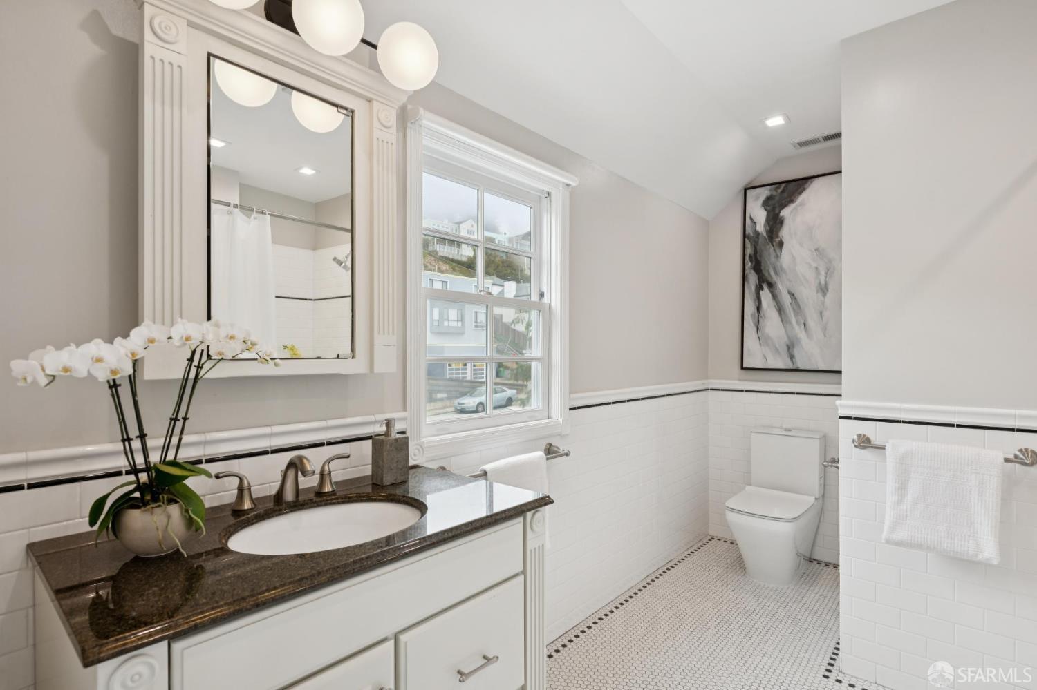 Detail Gallery Image 43 of 96 For 1983 15th Ave, San Francisco,  CA 94116 - 5 Beds | 4/1 Baths