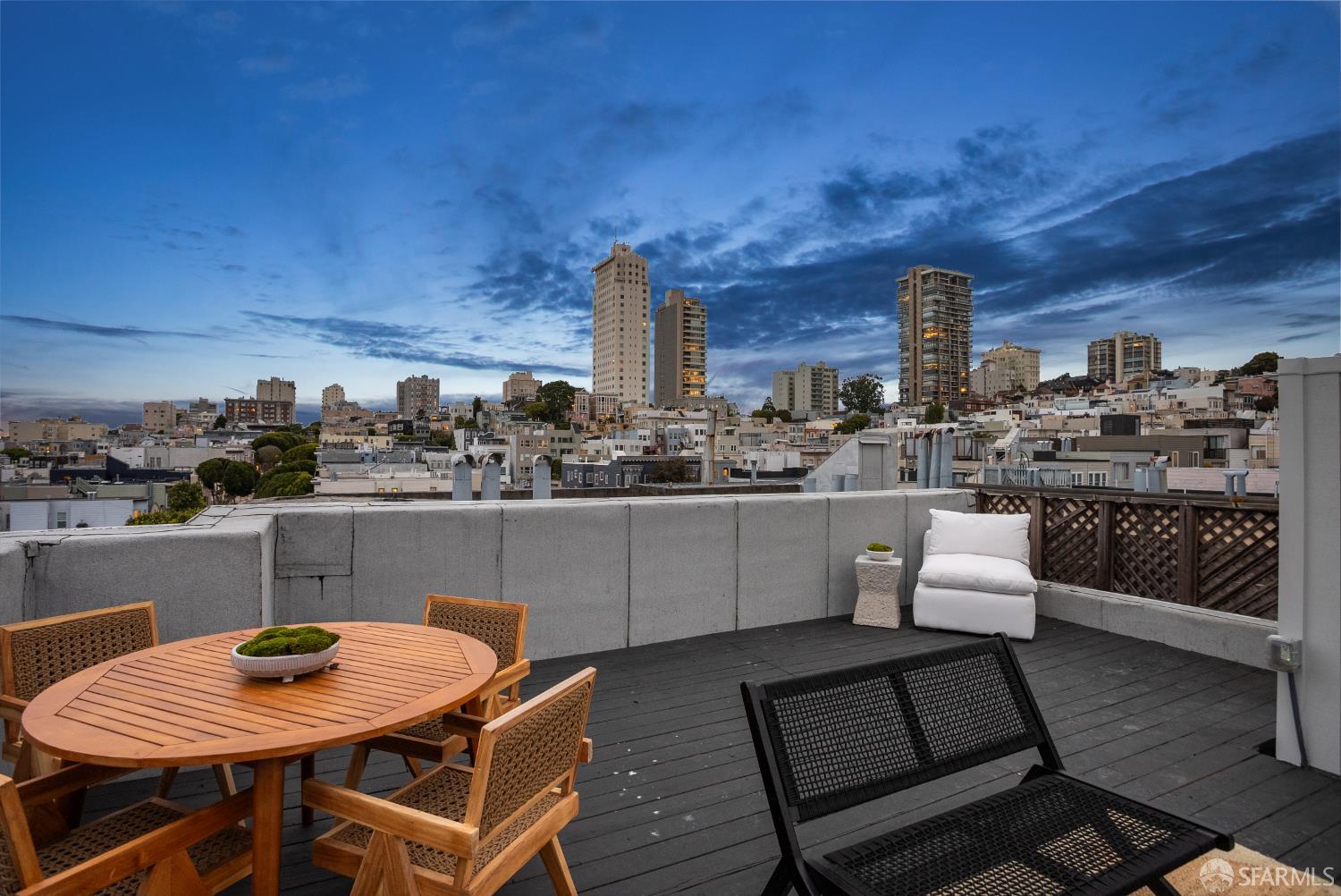 Detail Gallery Image 8 of 51 For 1396 Pacific Ave, San Francisco,  CA 94123 - 3 Beds | 2 Baths