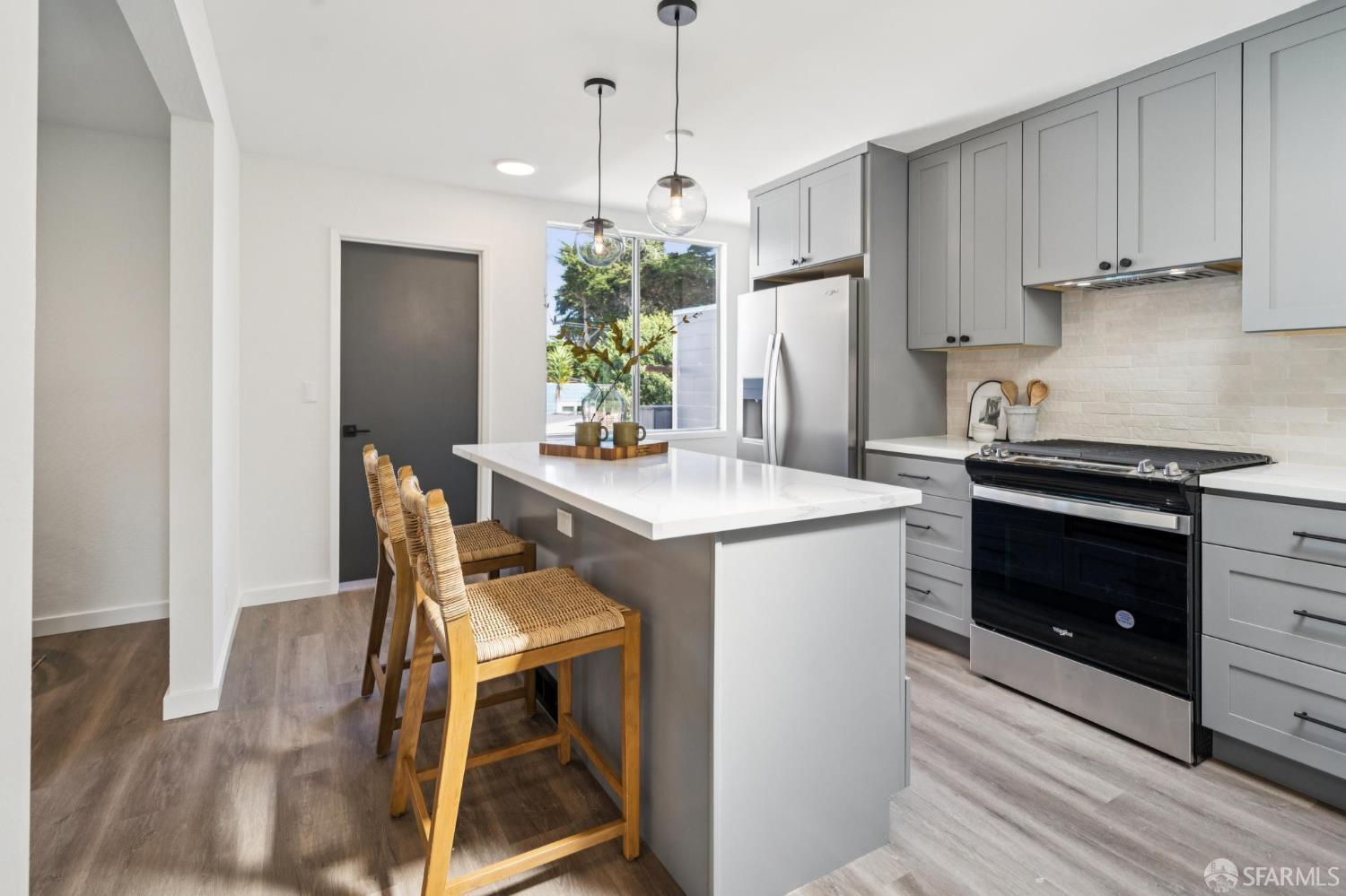 Detail Gallery Image 16 of 54 For 363 Prague St, San Francisco,  CA 94112 - 4 Beds | 2 Baths