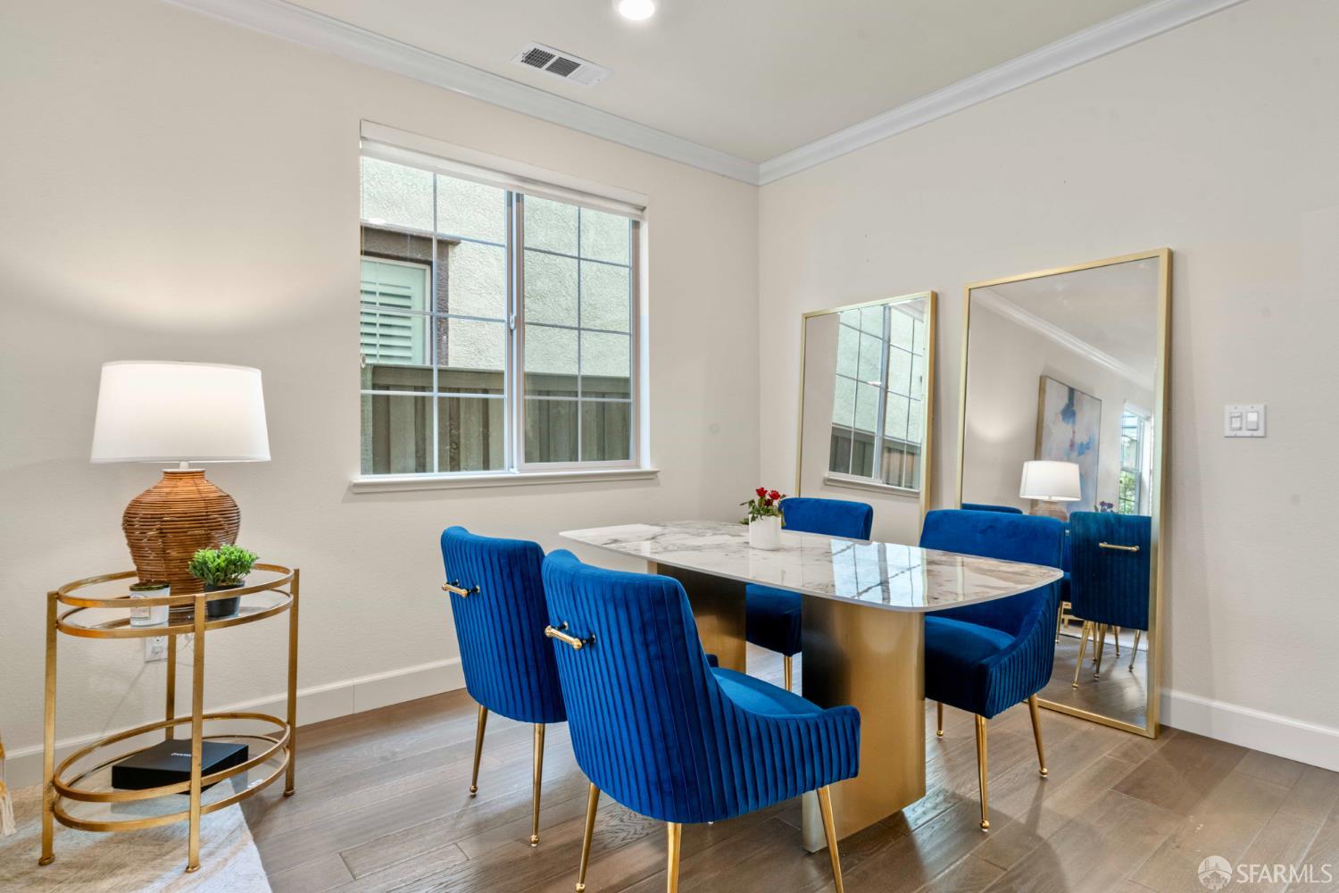 Detail Gallery Image 8 of 53 For 382 Crestview Cir, Daly City,  CA 94015 - 5 Beds | 4 Baths