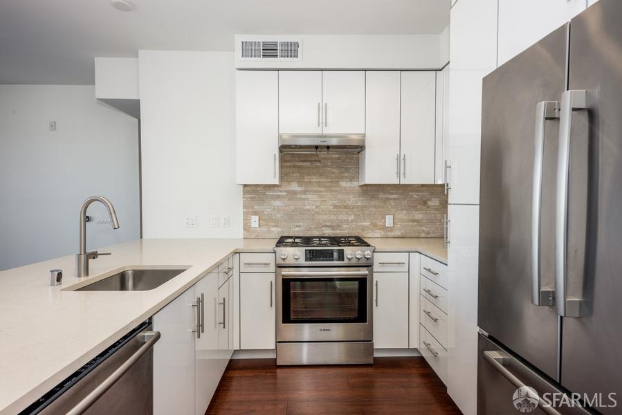Detail Gallery Image 6 of 34 For 50 Jerrold Ave #304,  San Francisco,  CA 94124 - 2 Beds | 2 Baths