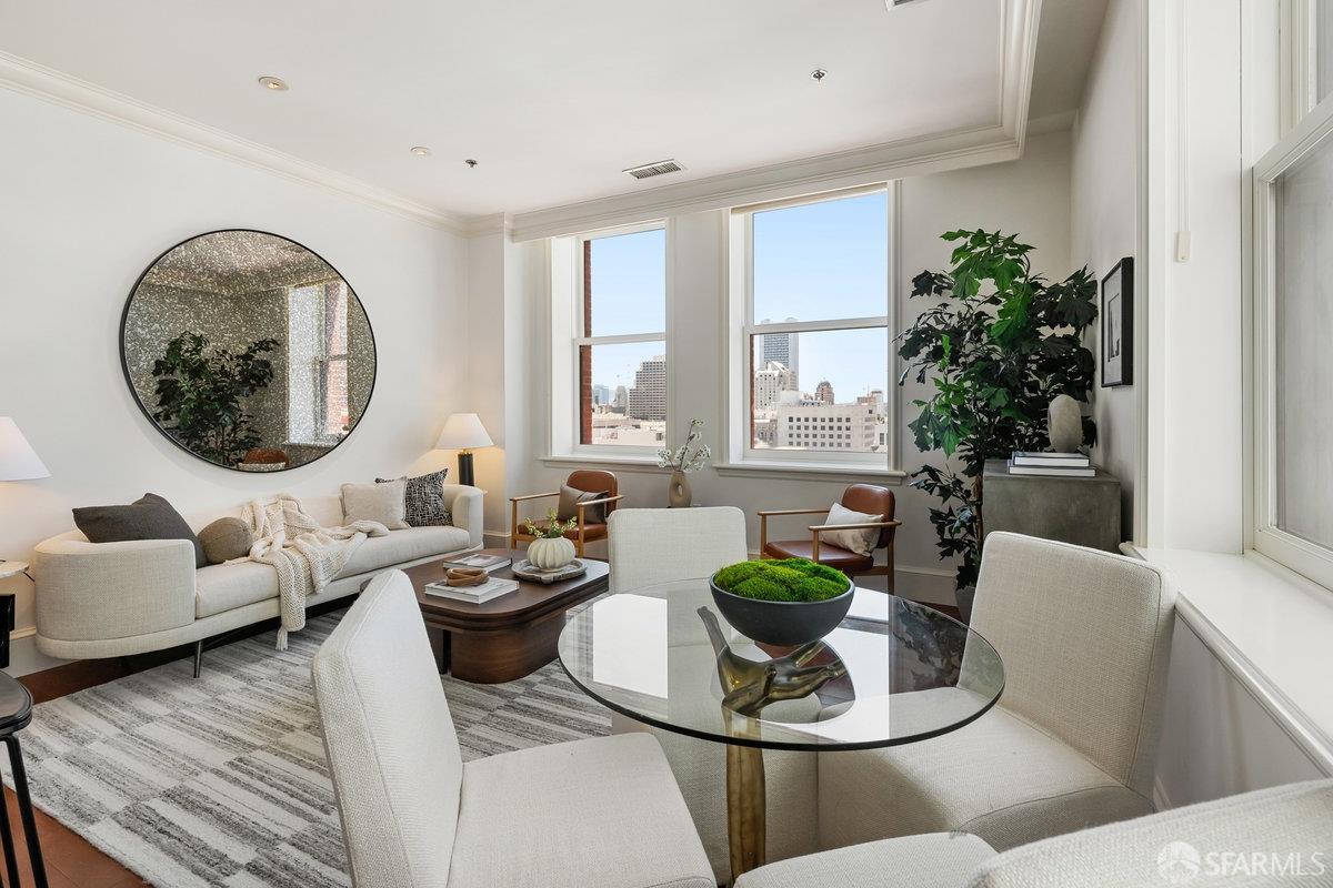 Photo #5: 425037993 Listing 