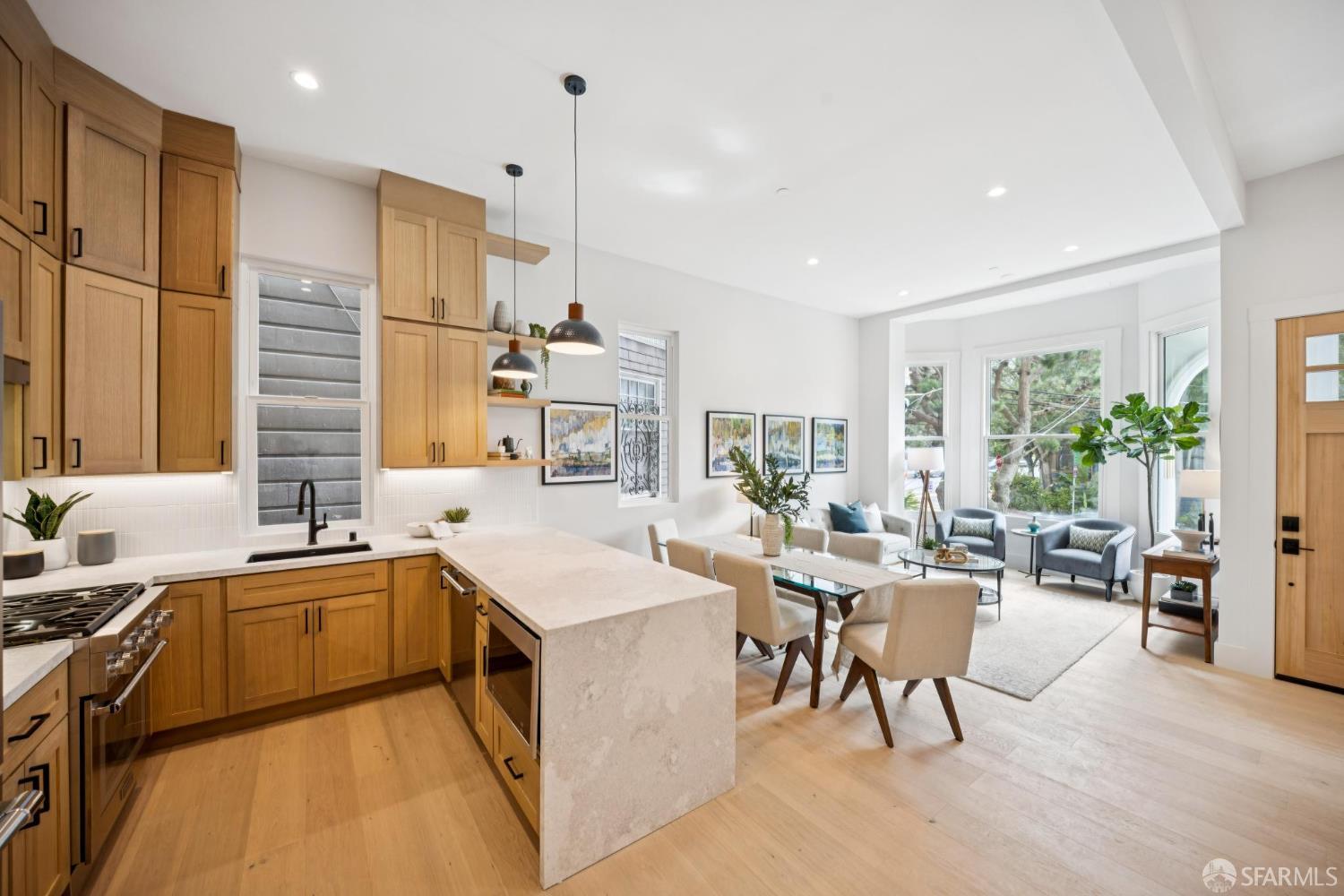 Detail Gallery Image 3 of 33 For 102 Baker St a,  San Francisco,  CA 94117 - 3 Beds | 3/1 Baths