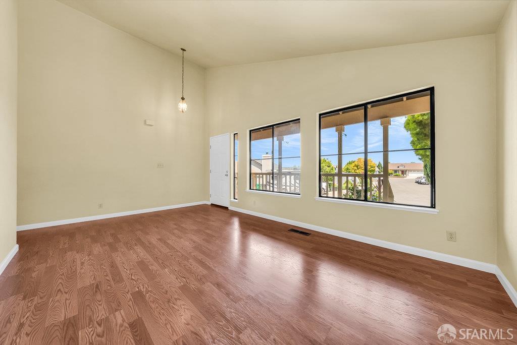 Detail Gallery Image 9 of 69 For 23599 Matthew Ct, Hayward,  CA 94541 - 3 Beds | 3 Baths