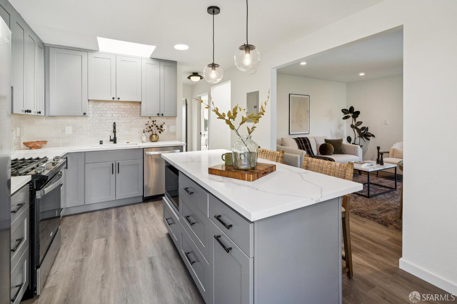 Detail Gallery Image 18 of 54 For 363 Prague St, San Francisco,  CA 94112 - 4 Beds | 2 Baths