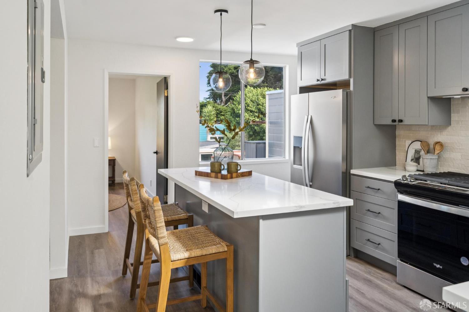 Detail Gallery Image 8 of 54 For 363 Prague St, San Francisco,  CA 94112 - 4 Beds | 2 Baths