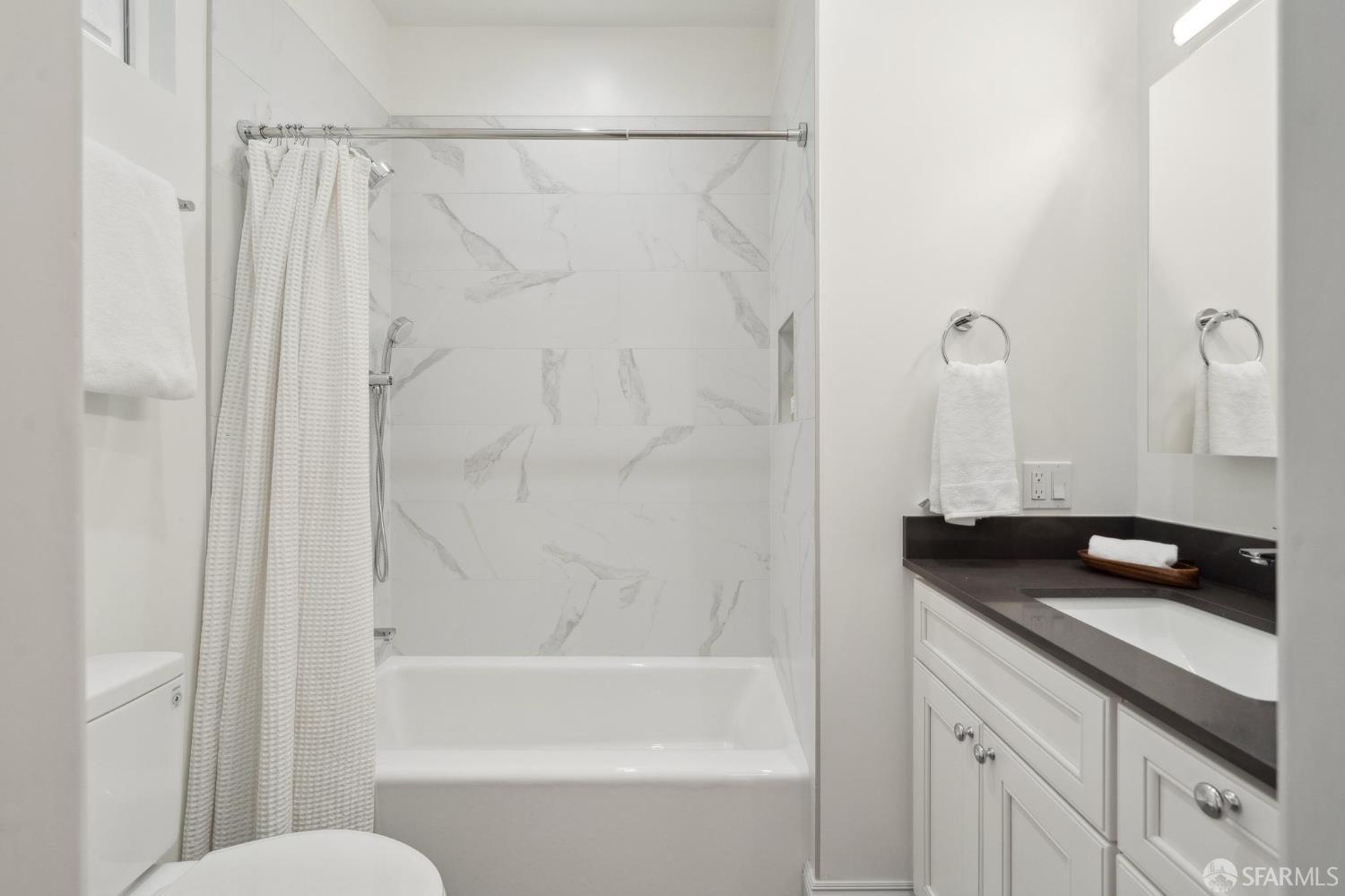 Photo #24: 425055844 Listing: Photo #24