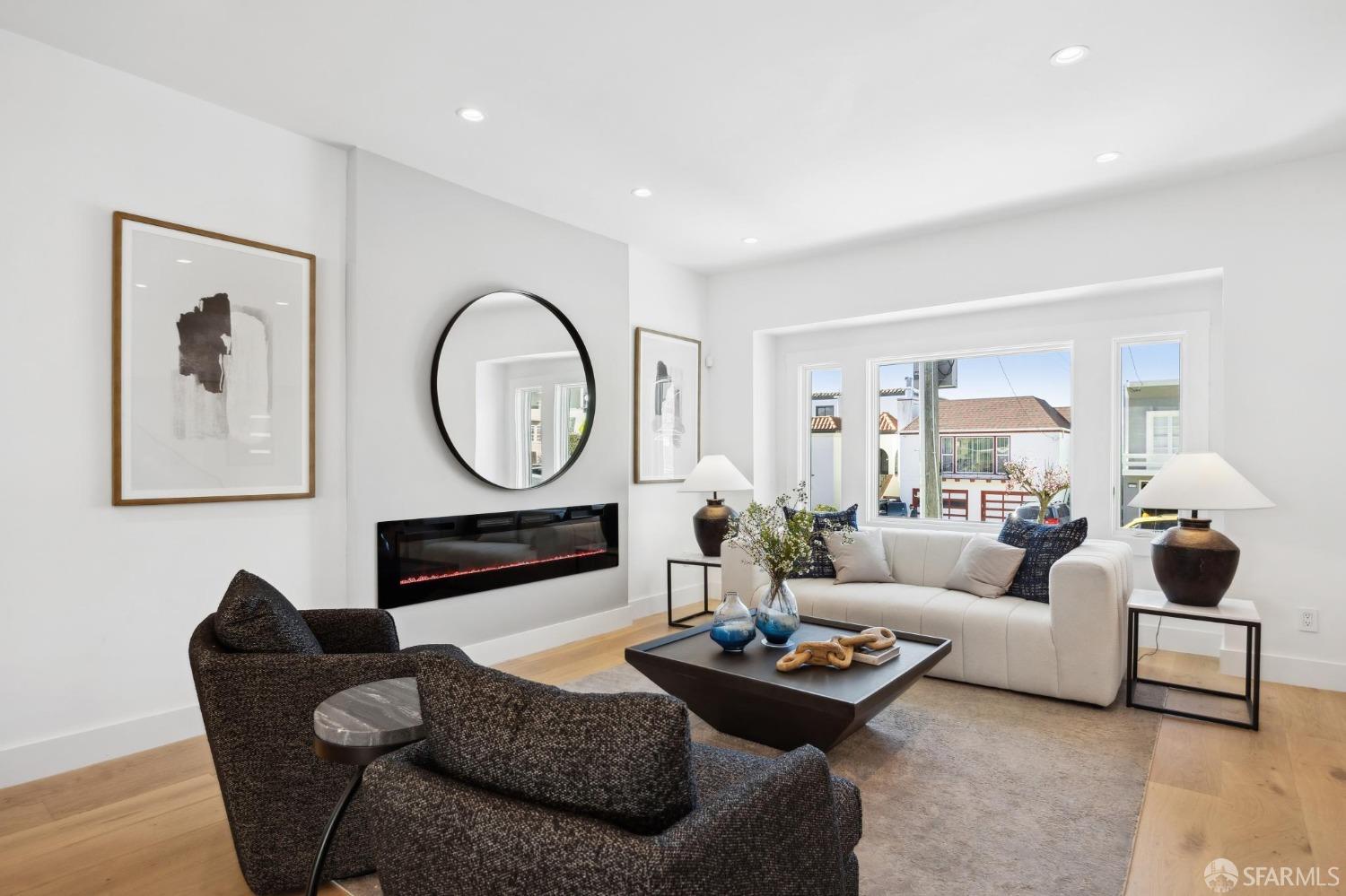 Detail Gallery Image 5 of 96 For 2418 21st Ave, San Francisco,  CA 94116 - 5 Beds | 3/1 Baths