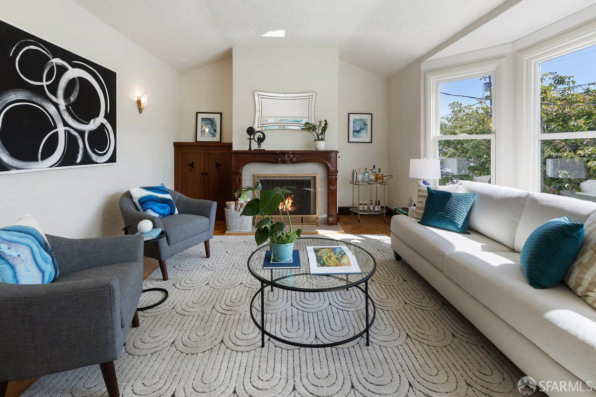 Detail Gallery Image 3 of 31 For 1751 25th Ave, San Francisco,  CA 94122 - 3 Beds | 2 Baths