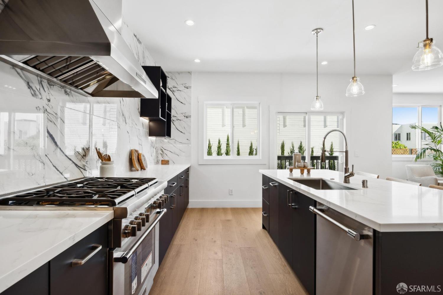 Detail Gallery Image 27 of 96 For 2418 21st Ave, San Francisco,  CA 94116 - 5 Beds | 3/1 Baths
