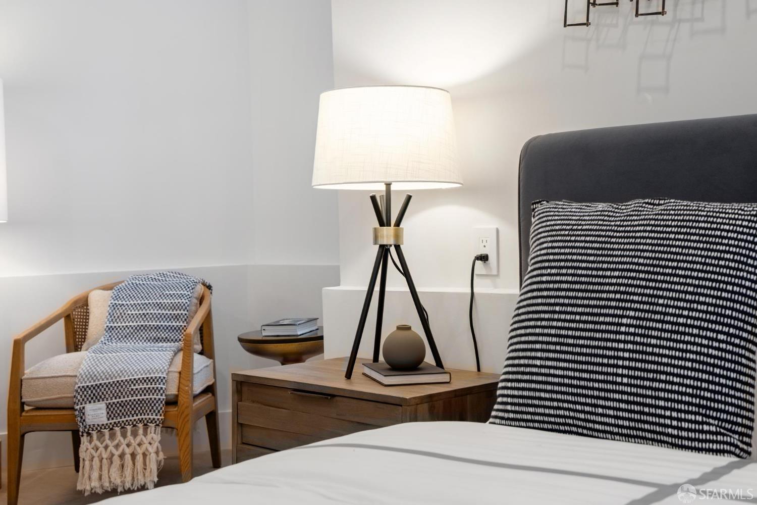 Detail Gallery Image 22 of 33 For 102 Baker St a,  San Francisco,  CA 94117 - 3 Beds | 3/1 Baths