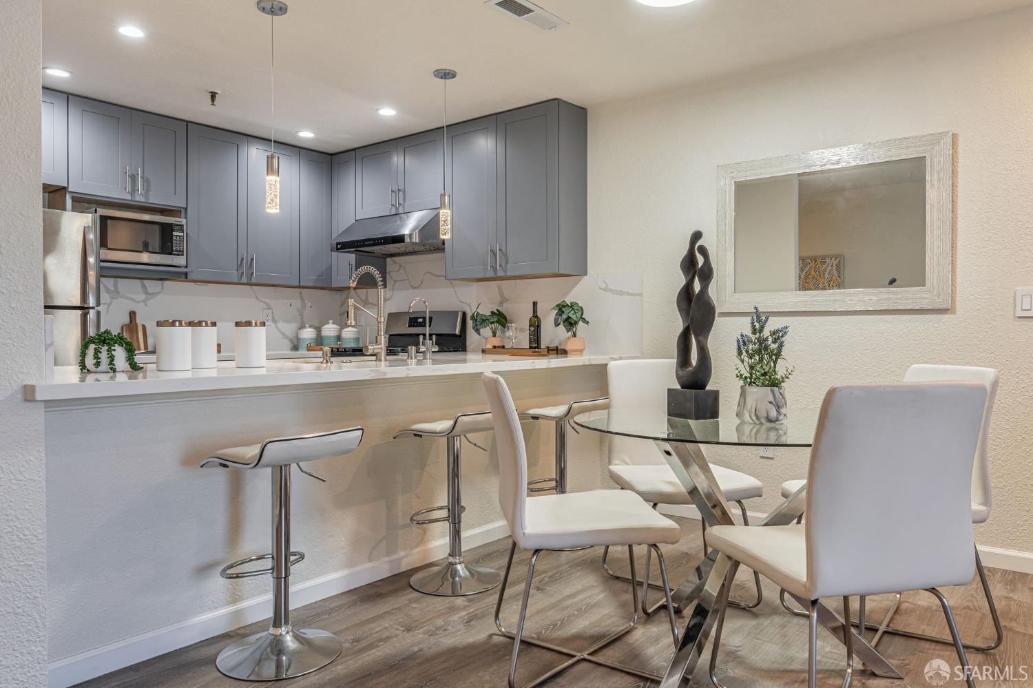 Detail Gallery Image 6 of 36 For 1396 El Camino Real #110,  Millbrae,  CA 94030 - 2 Beds | 2 Baths