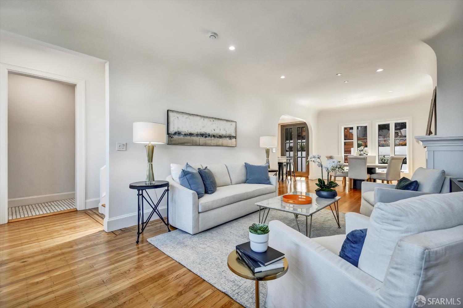 Detail Gallery Image 9 of 53 For 224 Twin Peaks Blvd, San Francisco,  CA 94114 - 3 Beds | 2/1 Baths