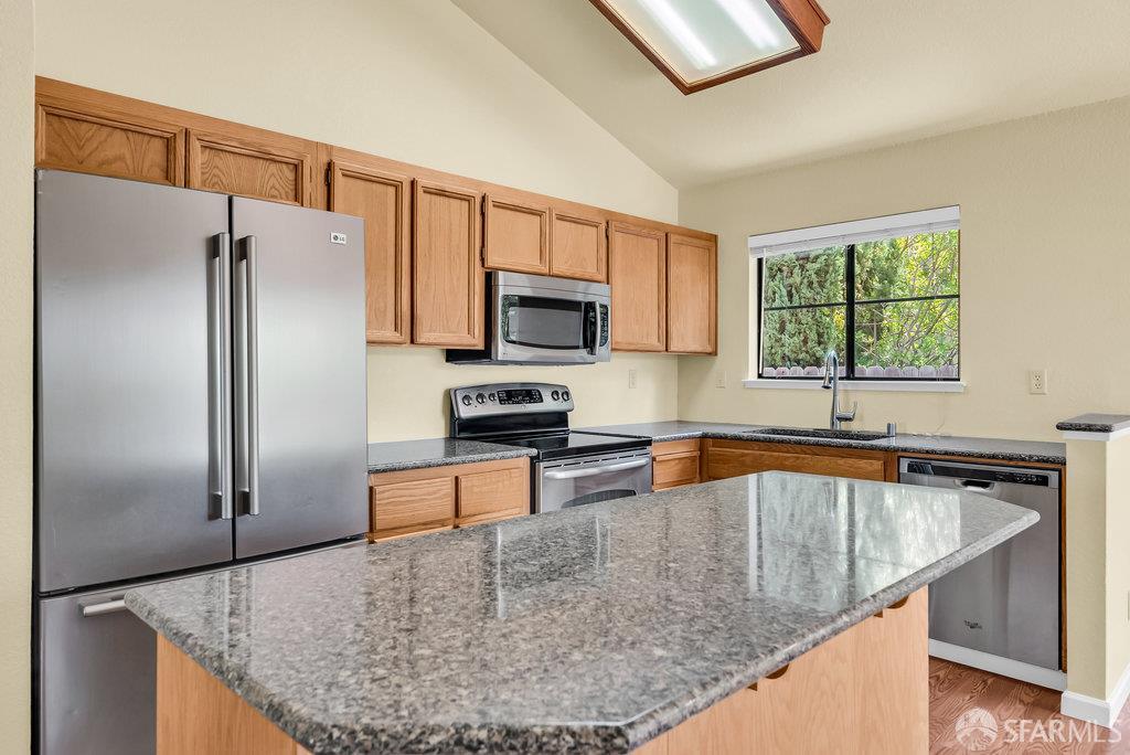 Detail Gallery Image 19 of 69 For 23599 Matthew Ct, Hayward,  CA 94541 - 3 Beds | 3 Baths