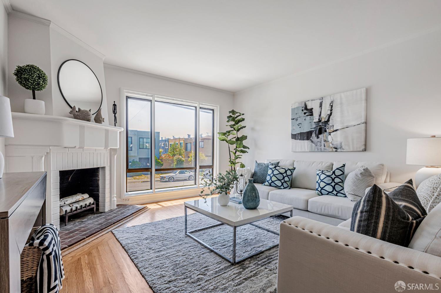 Detail Gallery Image 6 of 42 For 2930 Rivera St, San Francisco,  CA 94116 - 3 Beds | 3 Baths