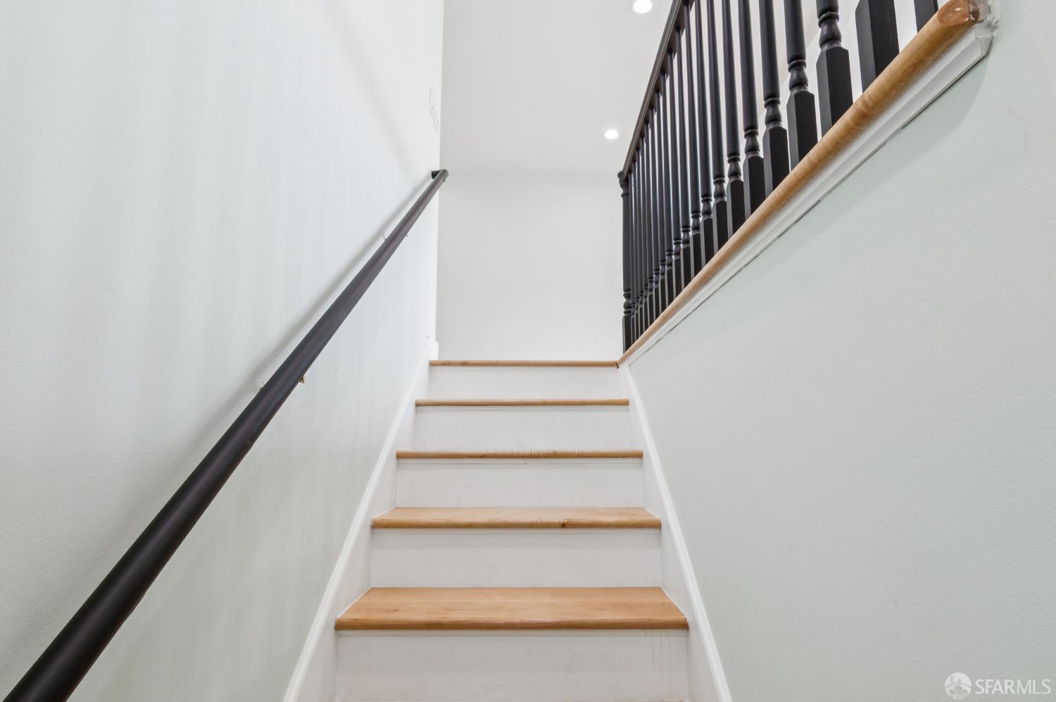 Detail Gallery Image 12 of 98 For 276 Seneca Ave, San Francisco,  CA 94112 - 5 Beds | 5 Baths