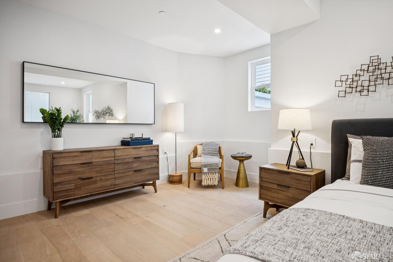 Detail Gallery Image 24 of 33 For 102 Baker St a,  San Francisco,  CA 94117 - 3 Beds | 3/1 Baths