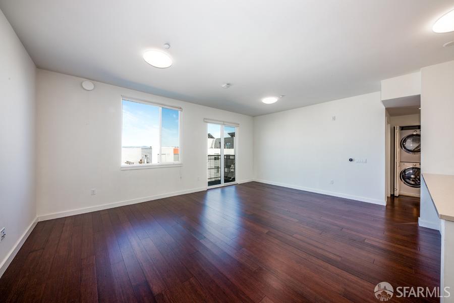 Detail Gallery Image 3 of 34 For 50 Jerrold Ave #304,  San Francisco,  CA 94124 - 2 Beds | 2 Baths