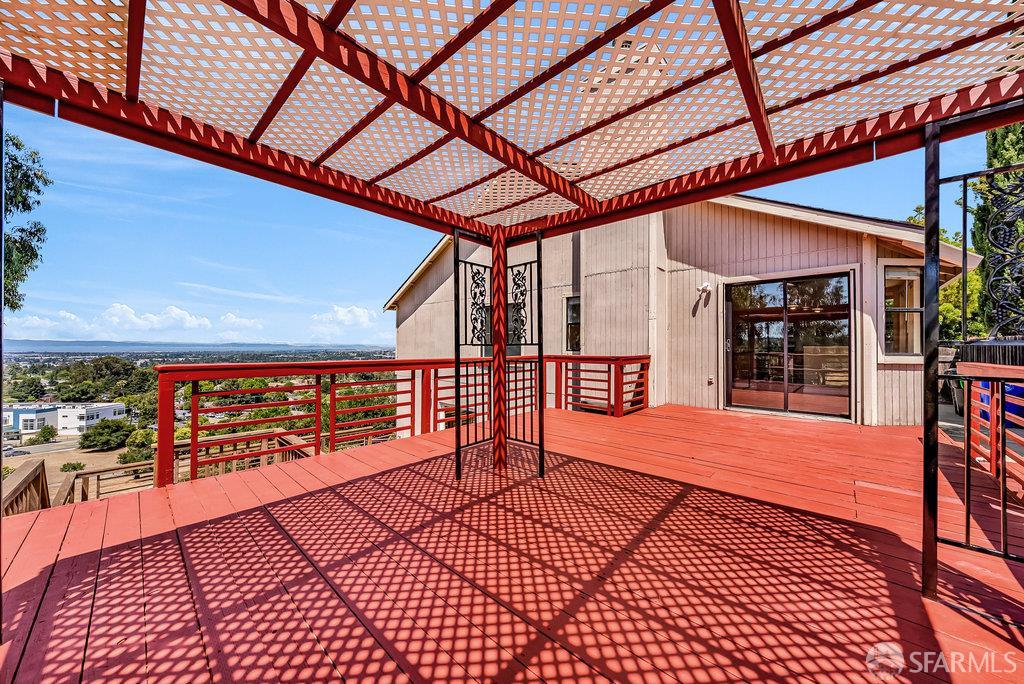 Detail Gallery Image 23 of 69 For 23599 Matthew Ct, Hayward,  CA 94541 - 3 Beds | 3 Baths