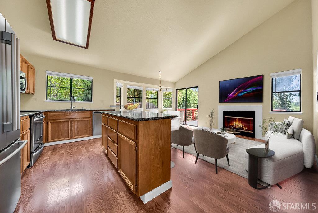Detail Gallery Image 12 of 69 For 23599 Matthew Ct, Hayward,  CA 94541 - 3 Beds | 3 Baths