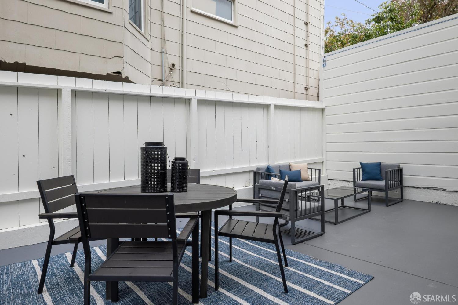 Detail Gallery Image 30 of 33 For 102 Baker St a,  San Francisco,  CA 94117 - 3 Beds | 3/1 Baths