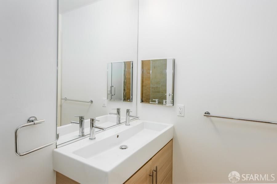 Detail Gallery Image 21 of 34 For 50 Jerrold Ave #304,  San Francisco,  CA 94124 - 2 Beds | 2 Baths