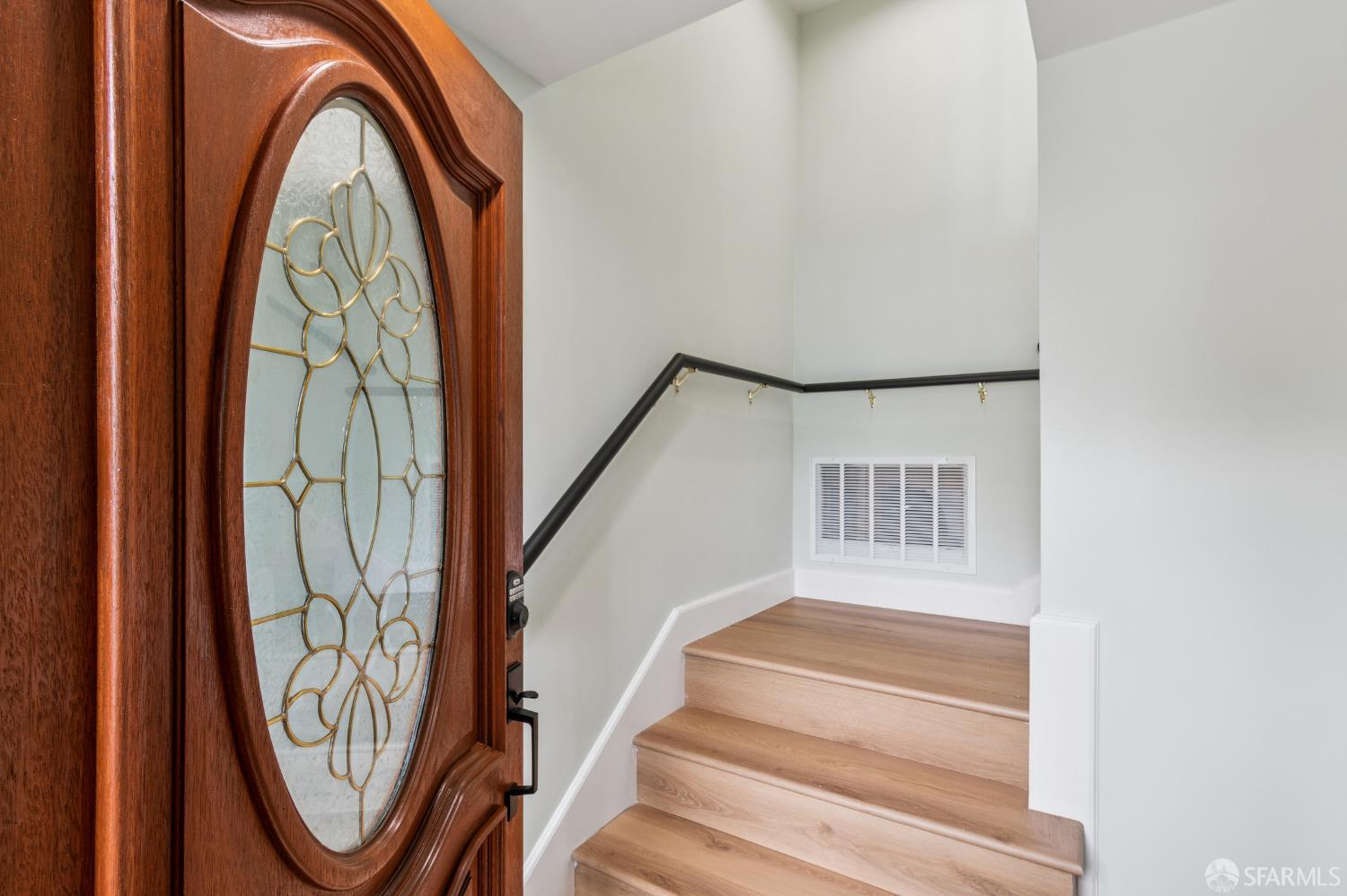Detail Gallery Image 11 of 98 For 276 Seneca Ave, San Francisco,  CA 94112 - 5 Beds | 5 Baths