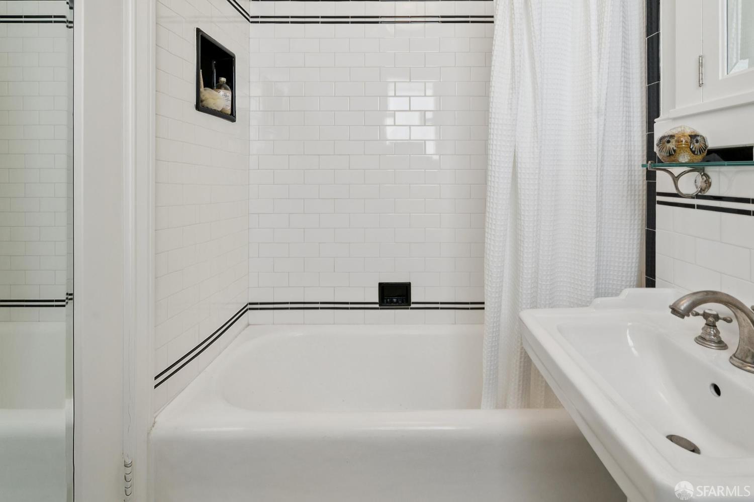 Photo #27: 425056478 Listing: Photo #27