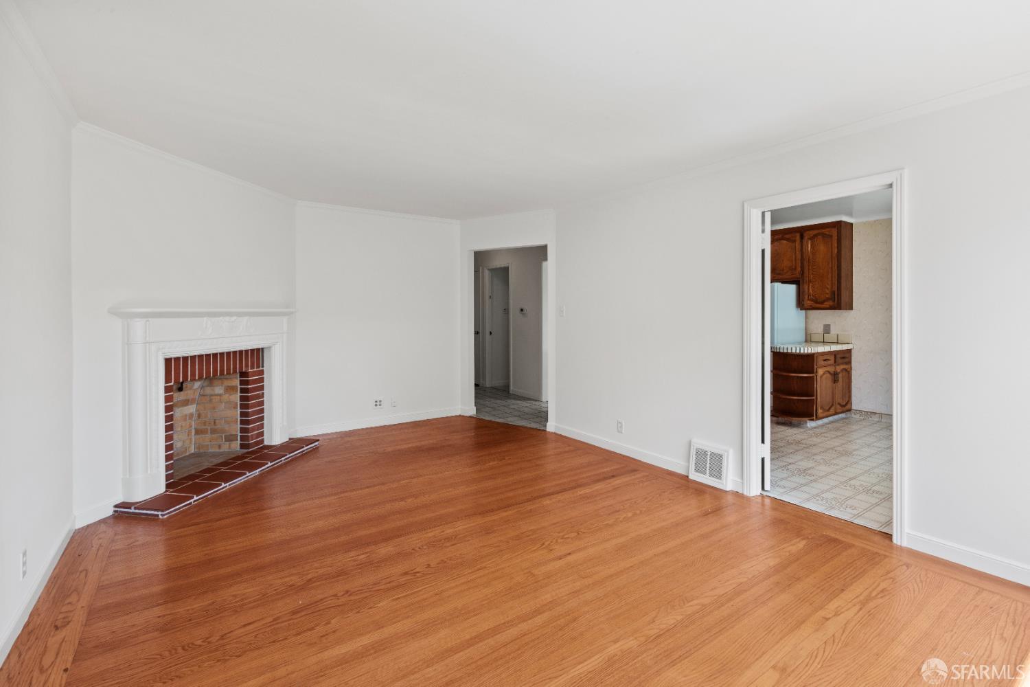 Detail Gallery Image 6 of 93 For 369 Princeton St, San Francisco,  CA 94134 - 4 Beds | 2 Baths