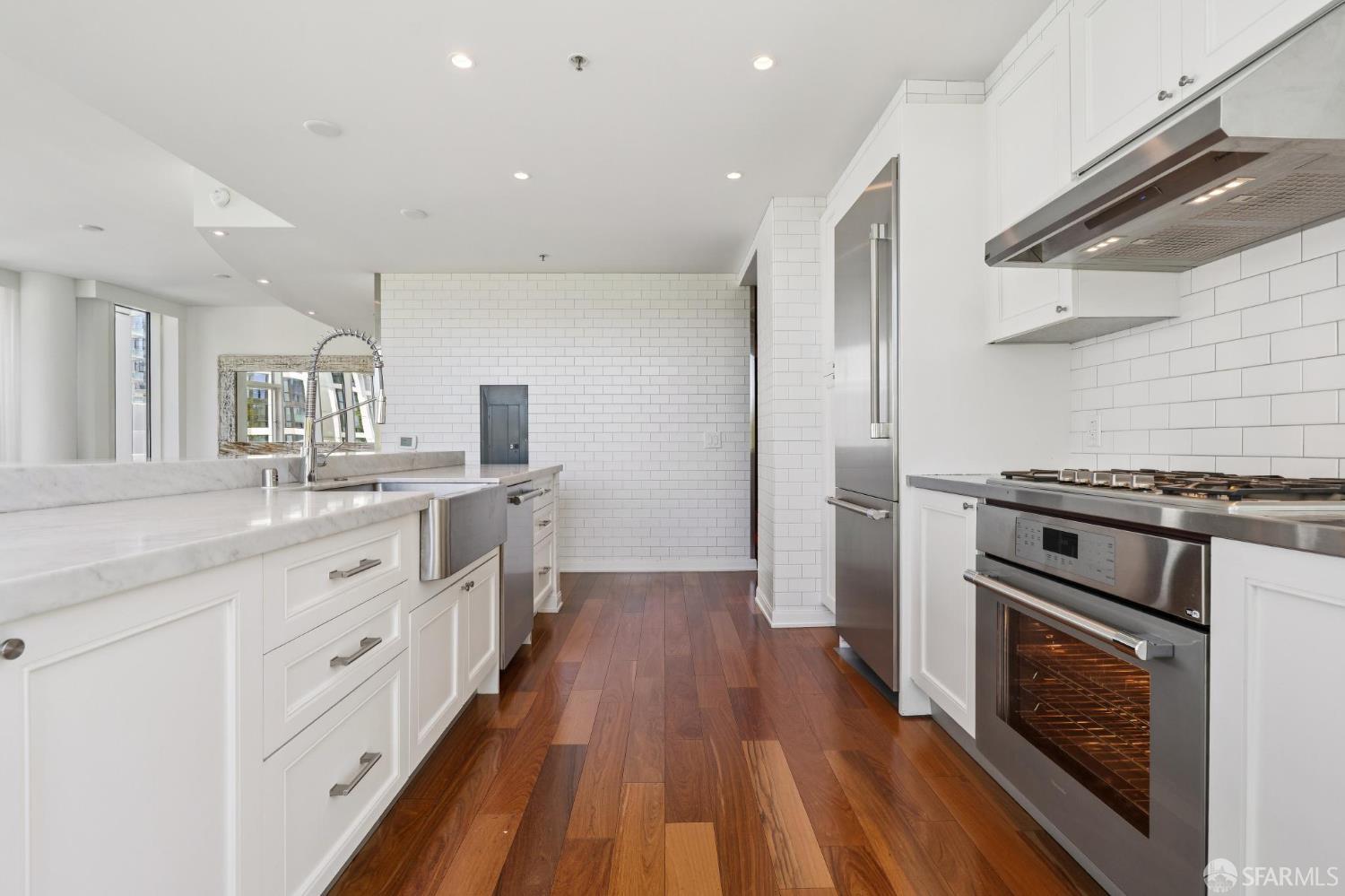Detail Gallery Image 2 of 28 For 489 Harrison St #506,  San Francisco,  CA 94105 - 2 Beds | 2 Baths