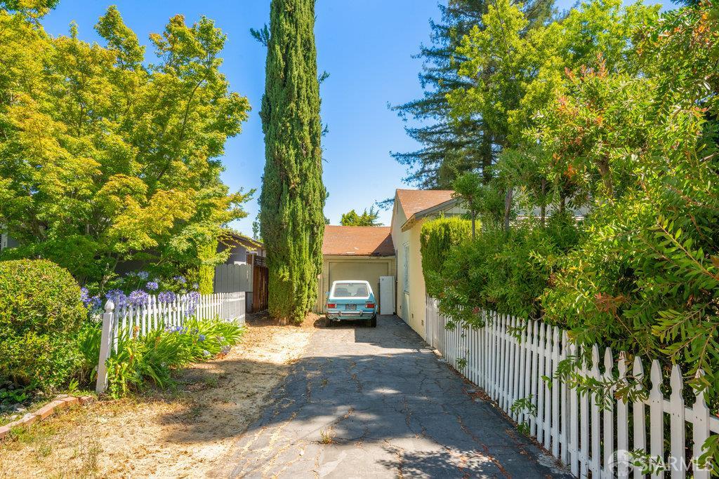Detail Gallery Image 4 of 99 For 1304 Orange Ave, Menlo Park,  CA 94025 - 2 Beds | 1 Baths