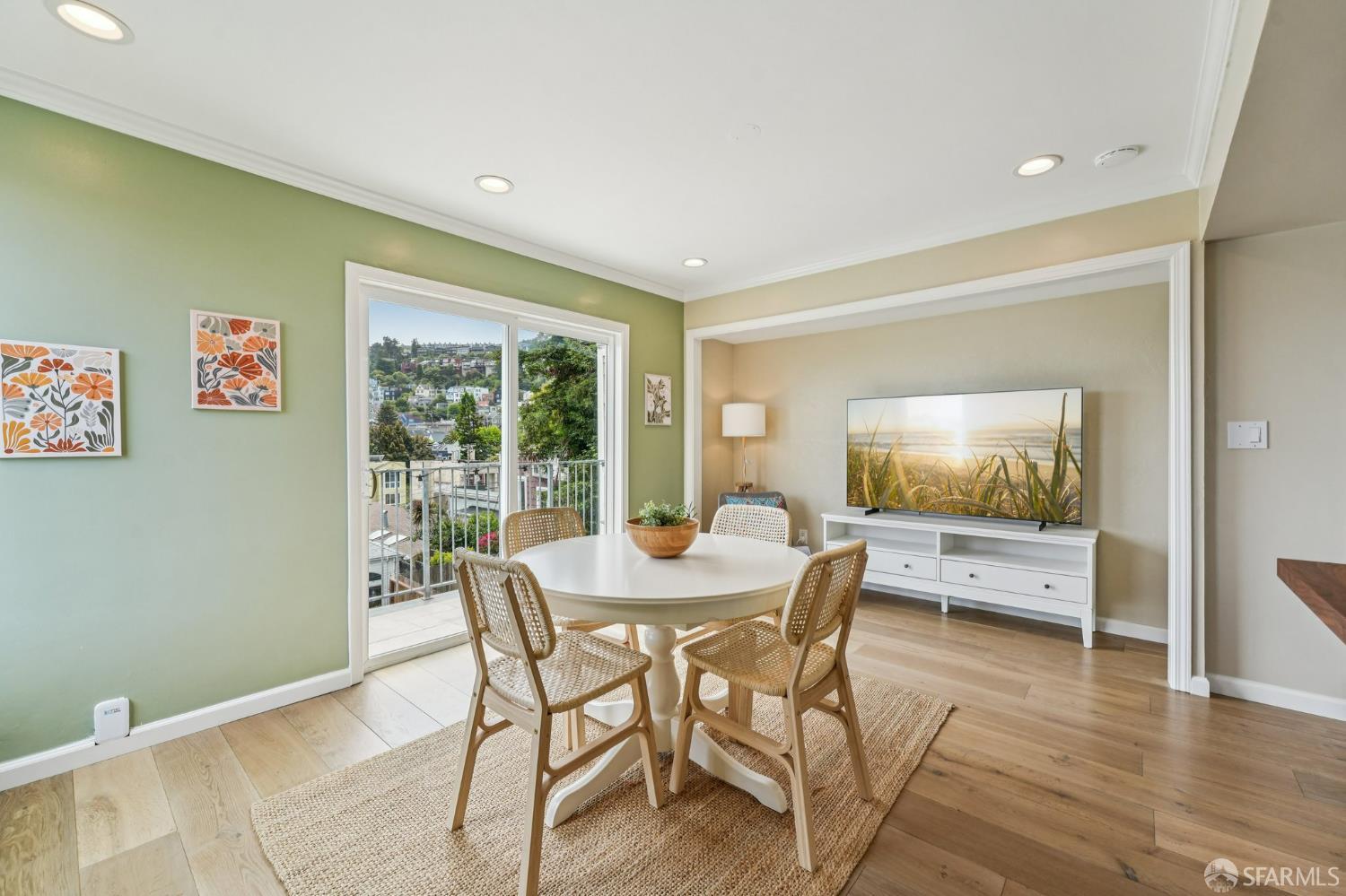 Photo #5: 425048869 Listing 