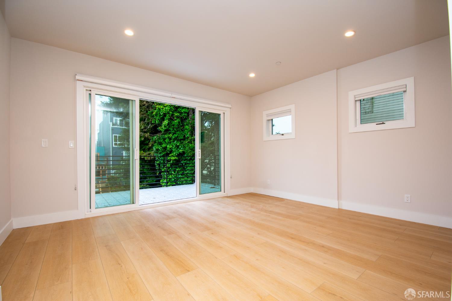 Detail Gallery Image 9 of 21 For 436 20th Ave, San Francisco,  CA 94121 - 2 Beds | 2/1 Baths
