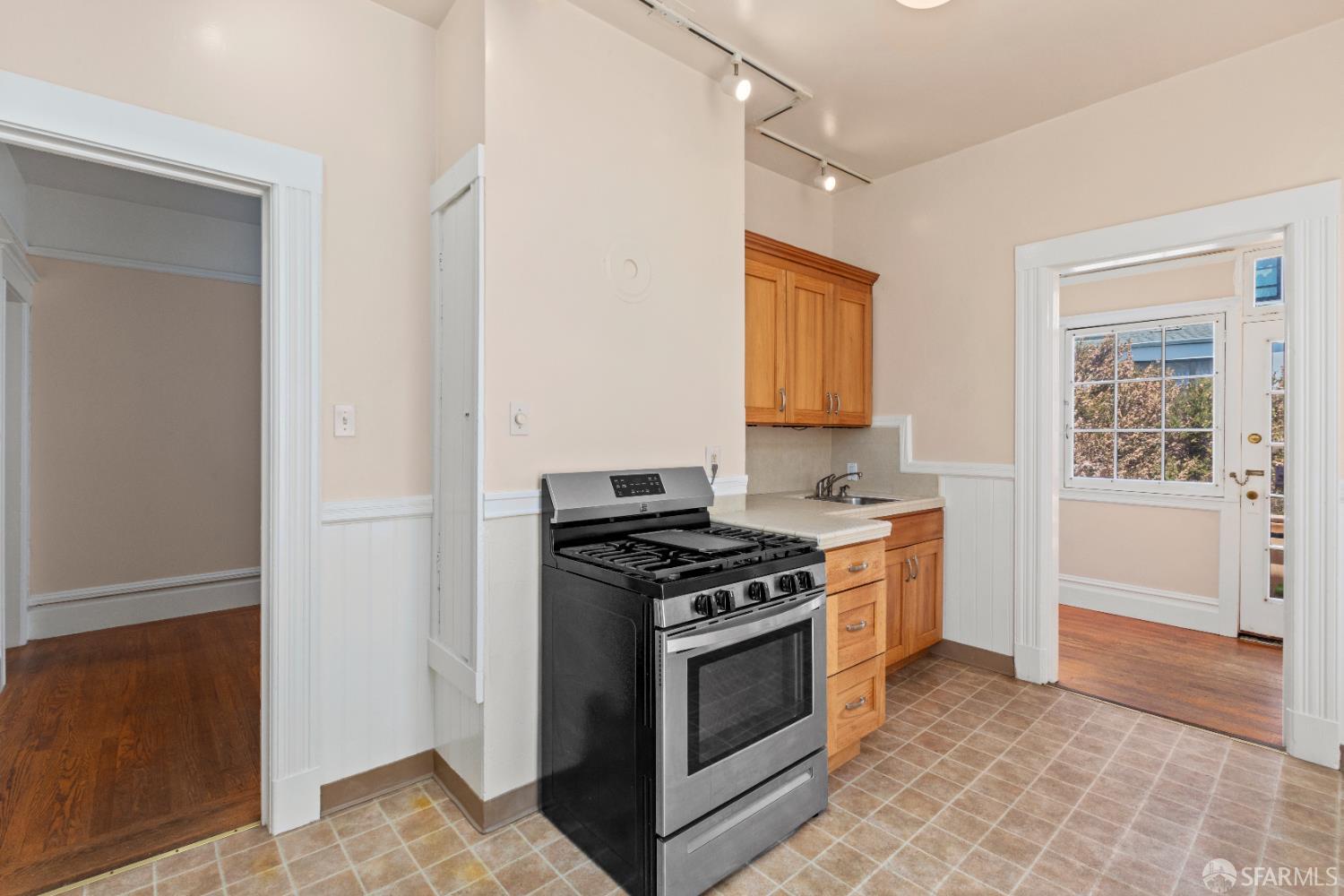Detail Gallery Image 22 of 24 For 4632 18th St, San Francisco,  CA 94114 - – Beds | – Baths